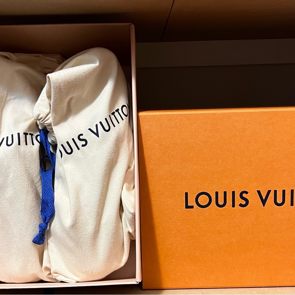 Louis Vuitton Timeout sneaker, size 38 1/2 - Picture 8 of 9